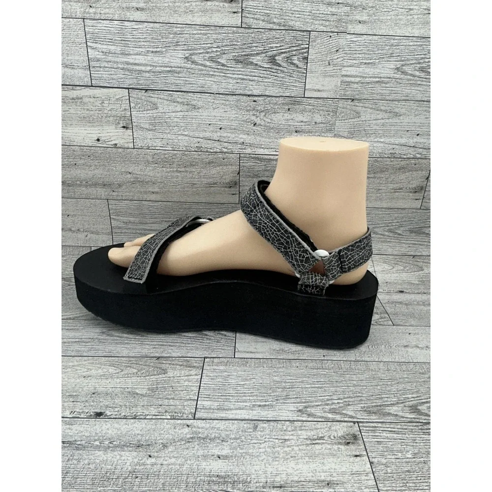 Teva Flatform Universal Shoes Womens Size 9 Black Crackle Strap Platform Sandals